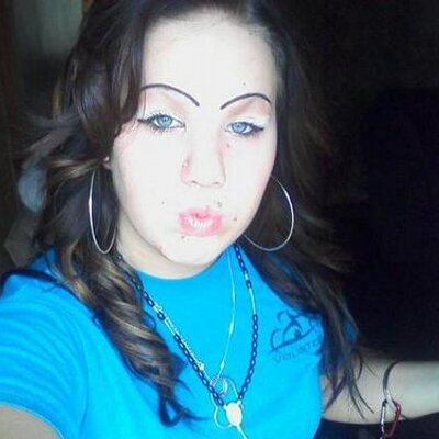 Profile Picture of Cortney Giles (@Caleeah17) on Twitter