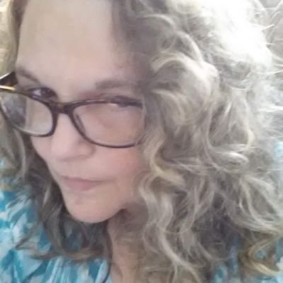 Profile Picture of Jennifer Hawthorne-Peay (@JenJoPDX) on Twitter