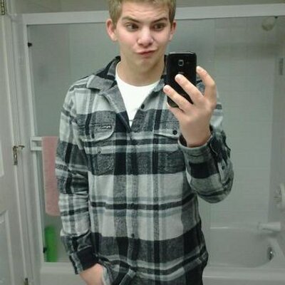 Profile Picture of Brett Stringer (@WZRD_Bro) on Twitter