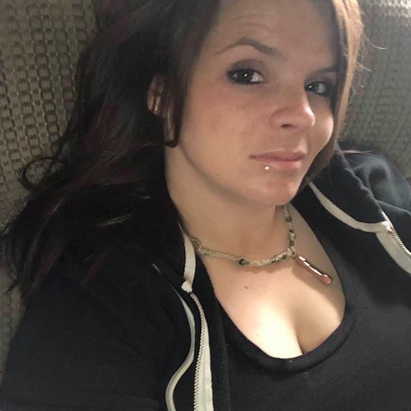 Profile Picture of Teal Finneman (@tealmarie2004) on Poshmark