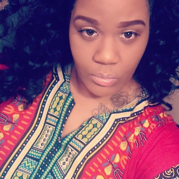 Profile Picture of Dacell Samuel (@ddacy718) on Poshmark