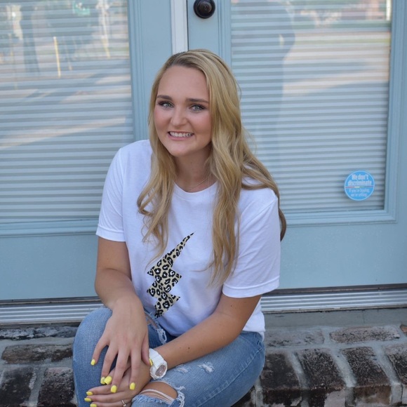 Profile Picture of Phallyn Clark (@phallynclark) on Poshmark