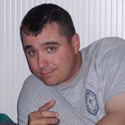 Profile Picture of David (@DavidGarth12) on Twitter