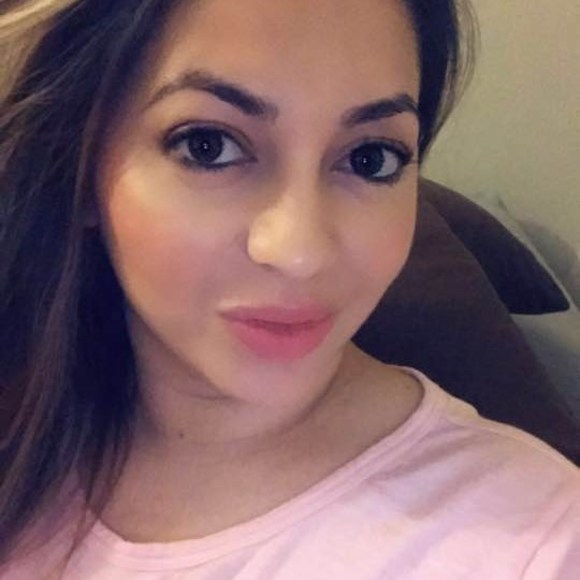 Profile Picture of Marlen Barrera (@marlen_erazo) on Poshmark