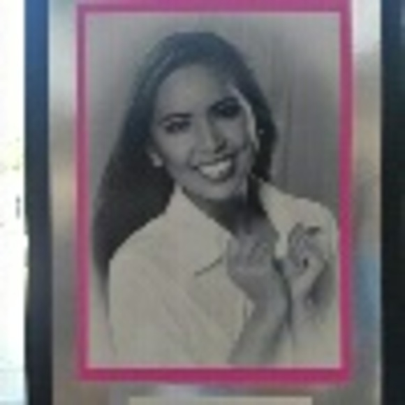 Profile Picture of Aileen Bolos (@allyzen) on Poshmark