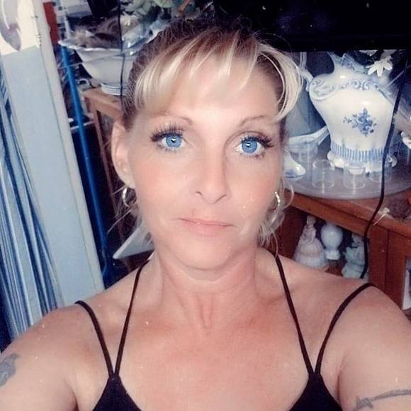 Profile Picture of Vanessa Capps (@bossladivanessa) on Poshmark