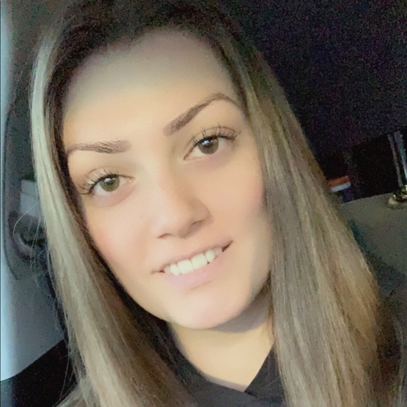 Amberlee Lyman - Poshmark Profile Picture of Amberlee Lyman (@amberlee_lyman) on Poshmark