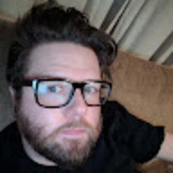 Profile Picture of Michael Dickson (@michaeldicks757) on Poshmark