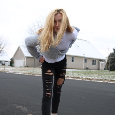 Profile Picture of Ava Martin (@_avamartin) on Twitter