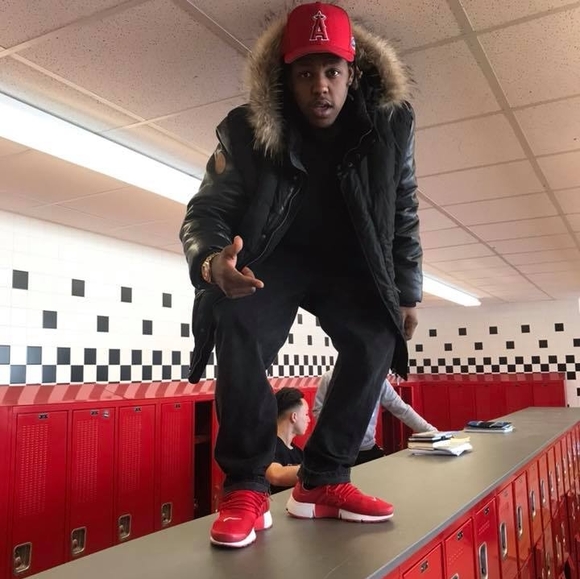 Profile Picture of Fly Biggie (@fly_biggie) on Poshmark