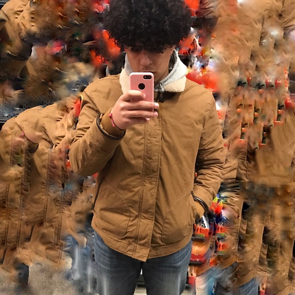 Profile Picture of Carlos Hurtado (@carloshurtadof) on Poshmark