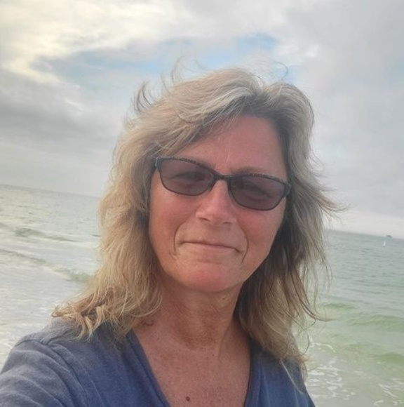 Profile Picture of Brenda Cubbon (@bcubbon49068) on Poshmark