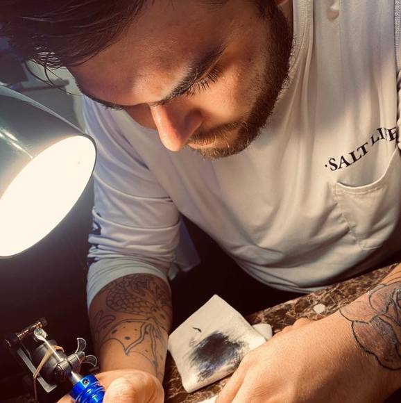 Profile Picture of David Sheets (@dvdsheets37) on Poshmark