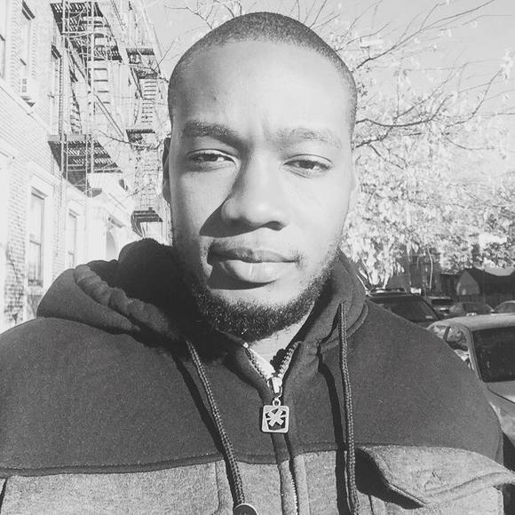 Profile Picture of Zizou Vilaire (@zizouvil) on Poshmark