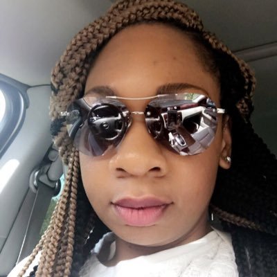 Profile Picture of Ebonie Edwards (@PebbleZ88) on Twitter