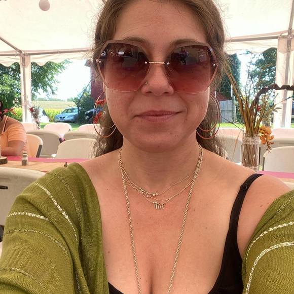 Profile Picture of Jessica Enfield (@modestmethods) on Poshmark