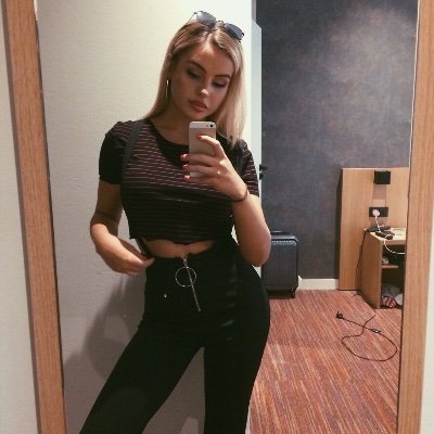 Profile Picture of SJ (@SarahJayneCurt3) on Twitter