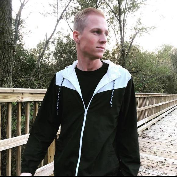 Profile Picture of Kevin Hanson (@k_hans44) on Poshmark