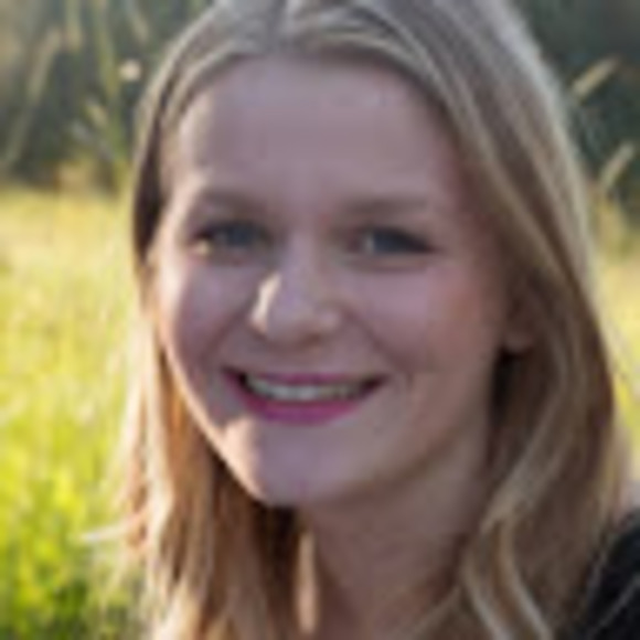 Profile Picture of Courtney Frandle (@courtneyfrandle) on Poshmark