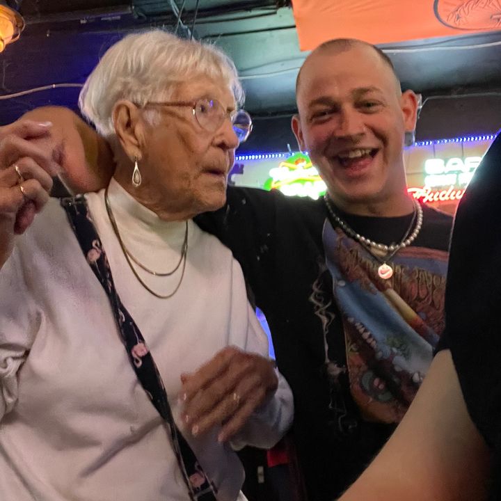 Profile Picture of Evan Cruz (@evanhazelwood) on Tiktok