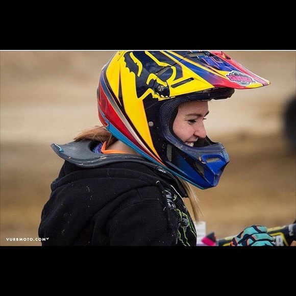 Profile Picture of Shelby Rolen (@shelbs445) on Poshmark