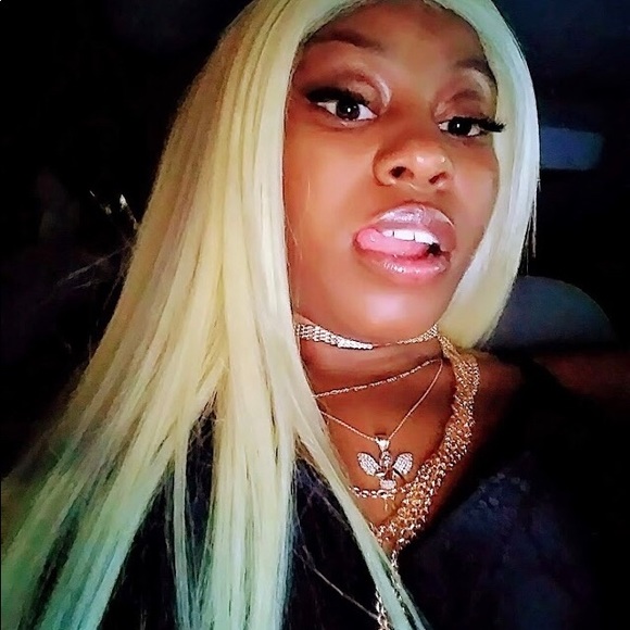 Profile Picture of Vanessa Patterson (@capqueen89) on Poshmark
