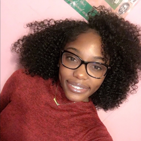 Profile Picture of Whitney Nimmons (@charnelewn) on Poshmark