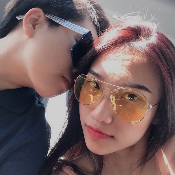 Profile Picture of Amber Trinh (@ambertrinh_) on Poshmark