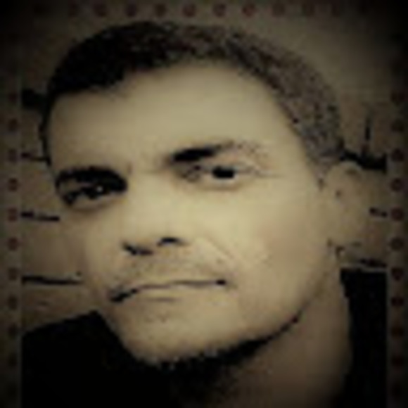 Profile Picture of Kevin Hislop (@kevinhislop) on Poshmark