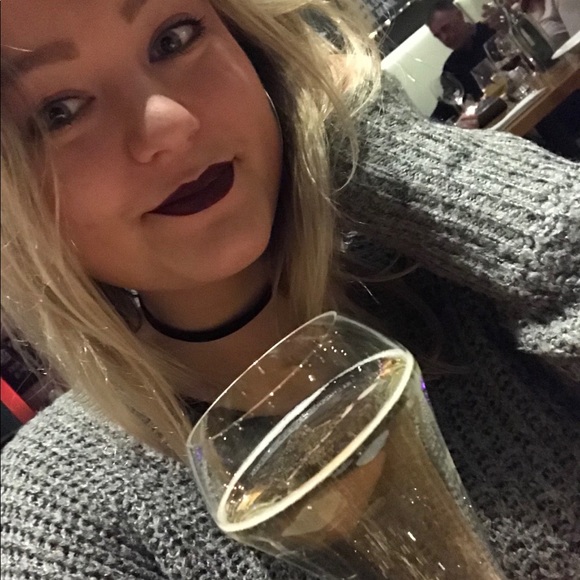 Profile Picture of Lauren Klempay (@lauren_klempay) on Poshmark