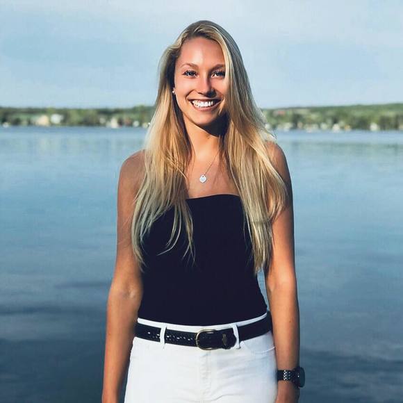 Profile Picture of Catherine Hébert (@katouhockey) on Poshmark