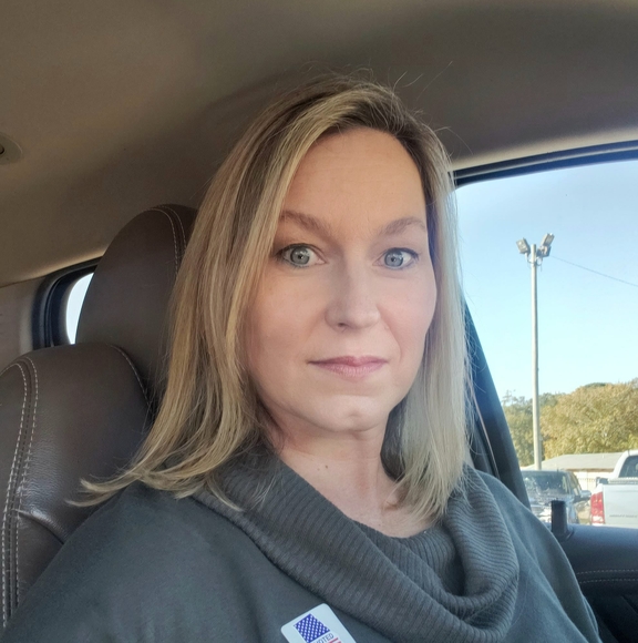 Profile Picture of Eden Thornton (@edenlt) on Poshmark