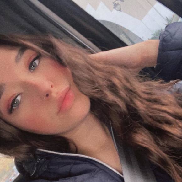 Profile Picture of Michelle Broers (@michellebroers) on Poshmark