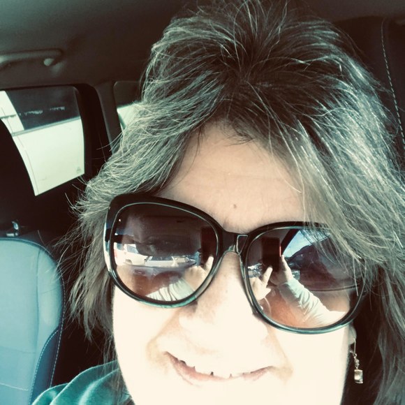 Profile Photo of Dianne Lott (@dhlott) on Poshmark