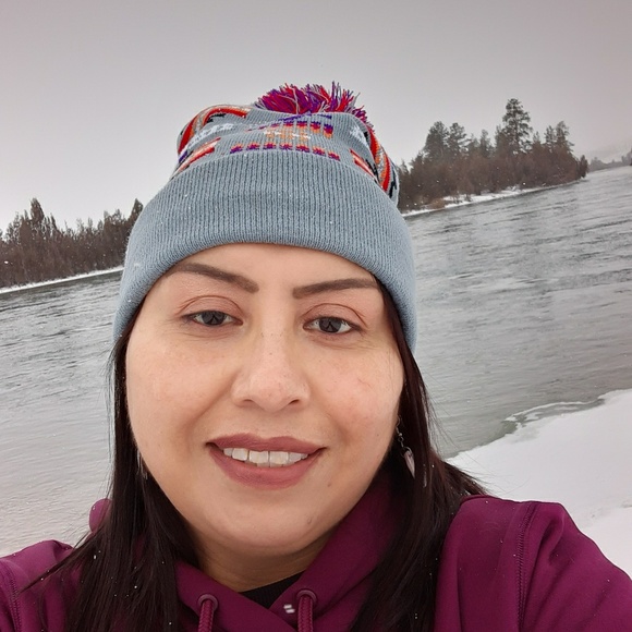 Profile Picture of Roxanna Andrew (@ina976) on Poshmark