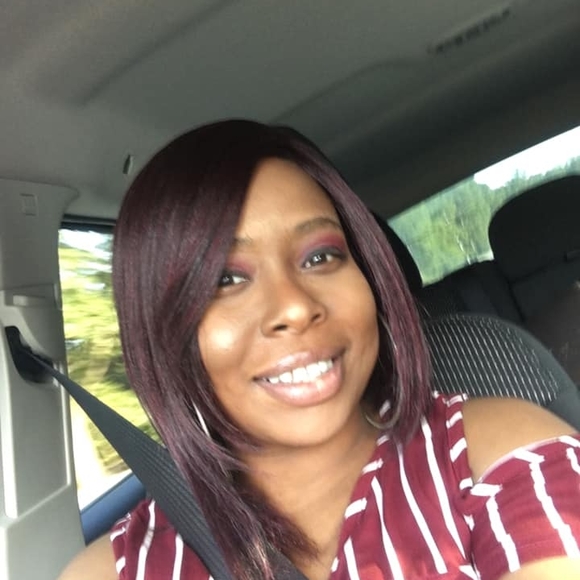 Profile Picture of Tia Stevens-thomas (@cheftia) on Poshmark
