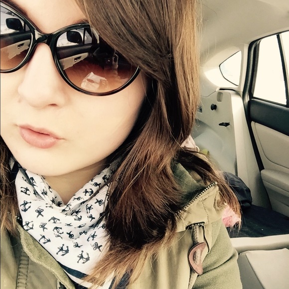 Profile Picture of Grace Golabek (@gracelovednyc) on Poshmark