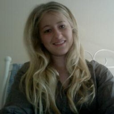 Profile Picture of Cassandra Hébert (@CassHV) on Twitter