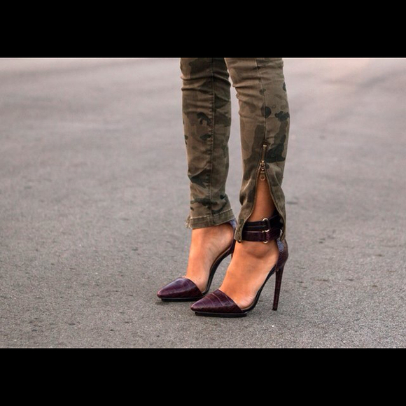 Profile Picture of Jennifer Kesselman (@jdgroovin) on Poshmark