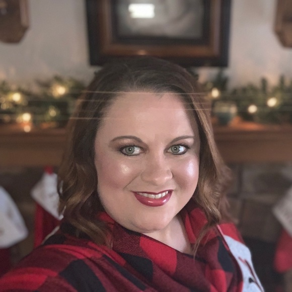 Profile Picture of Sherina Lummus (@sherinalummus) on Poshmark