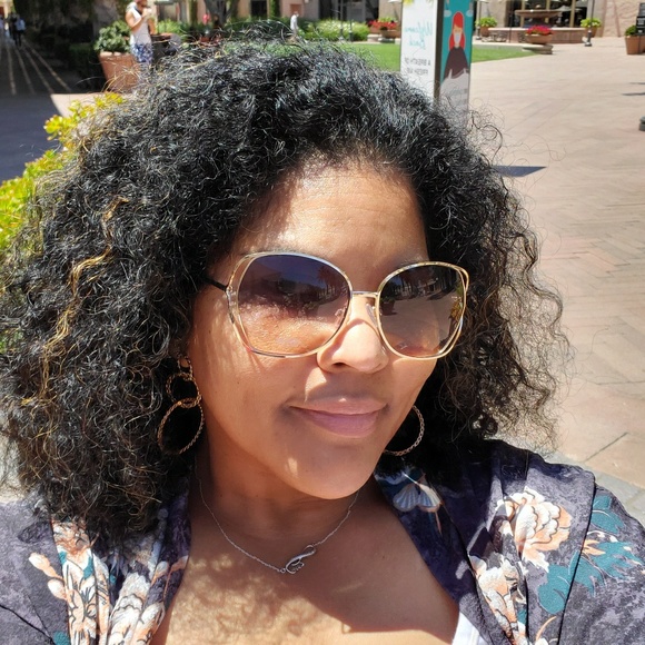 Profile Picture of Shanna Caliva (@kween75) on Poshmark