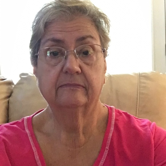 Profile Picture of Candi Hutzler (@mahutz69) on Poshmark