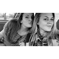 Profile Picture of Miranda Van Wagner (@AcidulousCurls) on Twitter