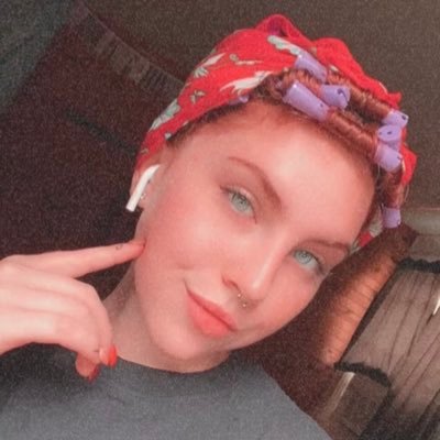 Profile Picture of 𝚋𝚘𝚘𝚗𝚎 ☽ (@shania_jupin) on Twitter