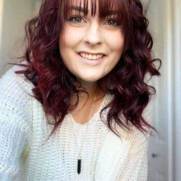 Profile Picture of Claire Manning (@clairemannin237) on Poshmark