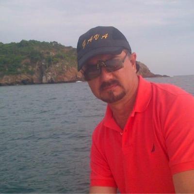 Profile Picture of Robert Castle (@neurospine59) on Twitter