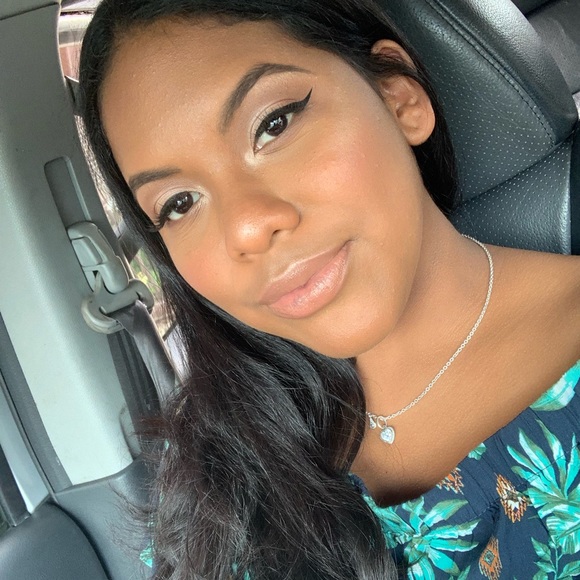 Profile Picture of Leilani Rodriguez (@leilanirodri) on Poshmark