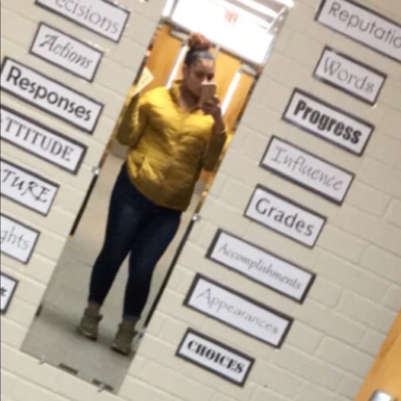 Profile Picture of Mariah Altadonna (@riah_ciera) on Poshmark