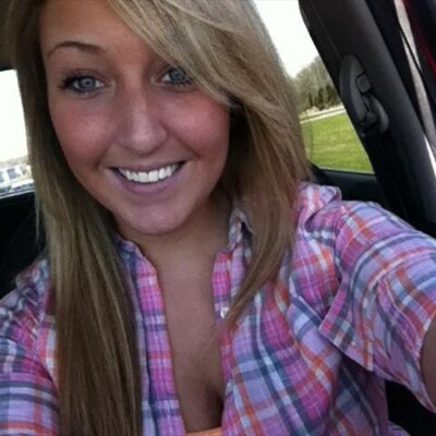 Profile Picture of Carmen Swartz (@SwartzLilly) on Twitter