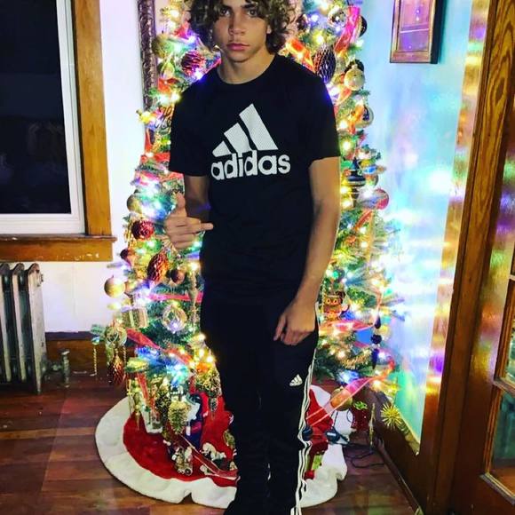 Profile Picture of Kelvin Rivera (@kelvinrivera) on Poshmark